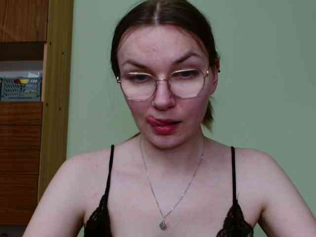 Model: Ellyxcute