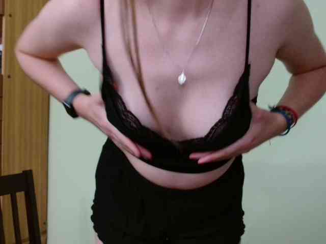 Ellyxcute webcam
