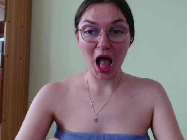 Ellyxcute Live Webcam on BongaCams