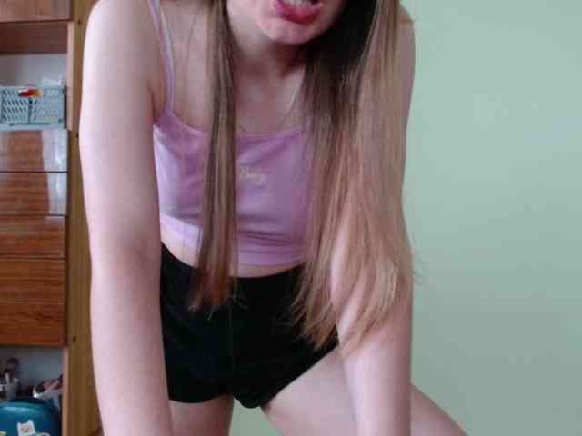 Ellyxcute webcam