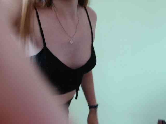 Model: Ellyxcute