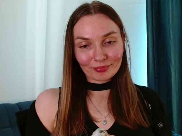 Model: Ellyxcute