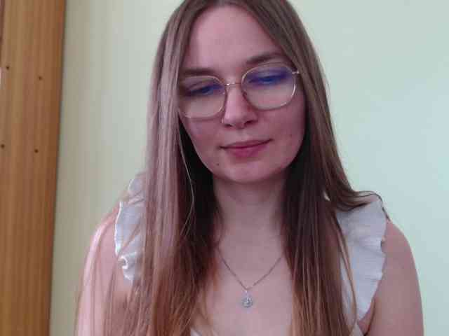 Model: Ellyxcute