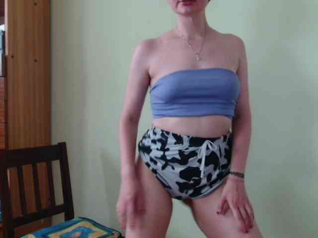 Ellyxcute Live Webcam on BongaCams