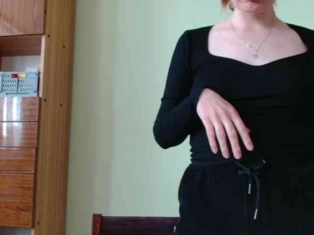Model: Ellyxcute