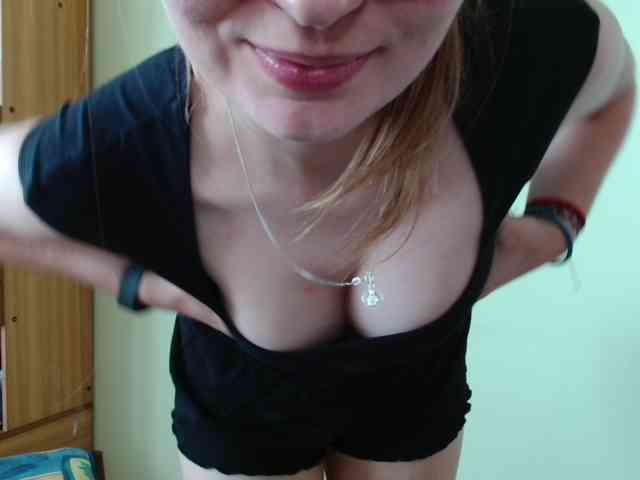 Ellyxcute webcam