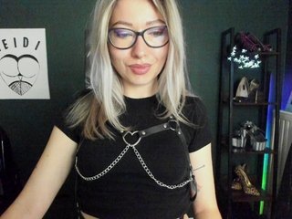 xxHeidiLove Porn Show