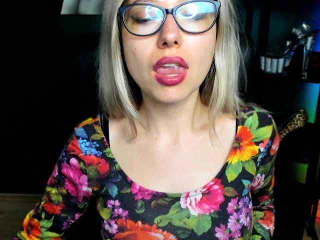 xxHeidiLove live cam on BongaCams