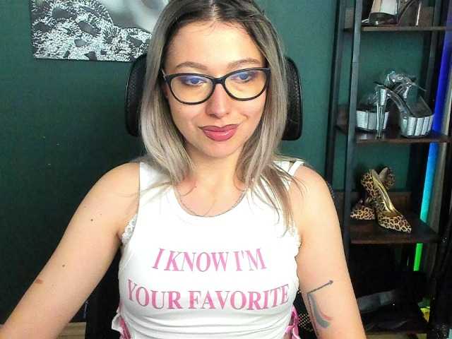 xxHeidiLove live cam on BongaCams