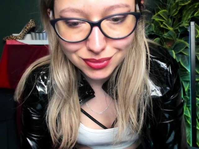  xxHeidiLove chat room