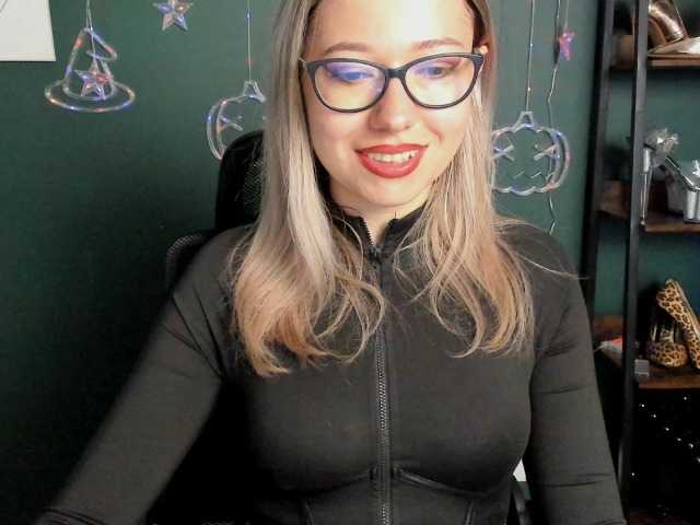 xxHeidiLove live cam preview