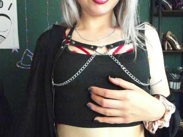 xxHeidiLove webcam bongacams model stream image