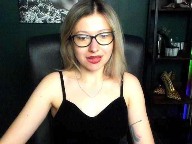 xxHeidiLove live cam on BongaCams