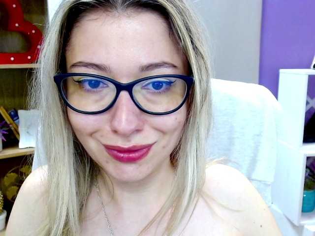 xxHeidiLove live cam on BongaCams