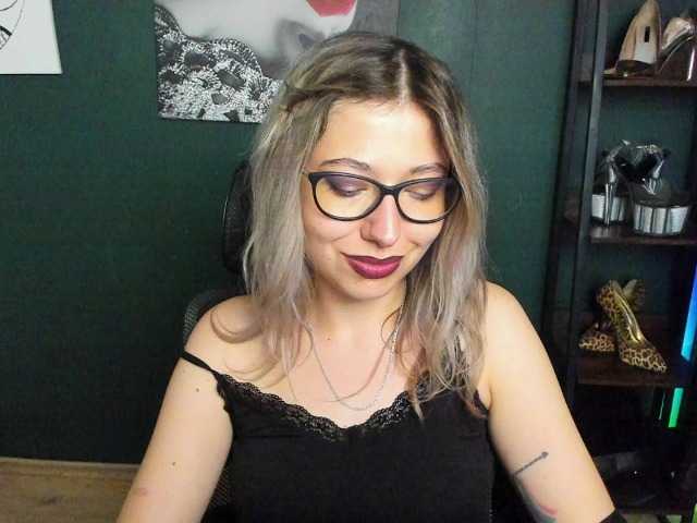 xxHeidiLove live cam on BongaCams
