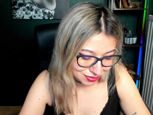xxHeidiLove live cam on BongaCams