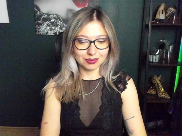 xxHeidiLove live cam on BongaCams
