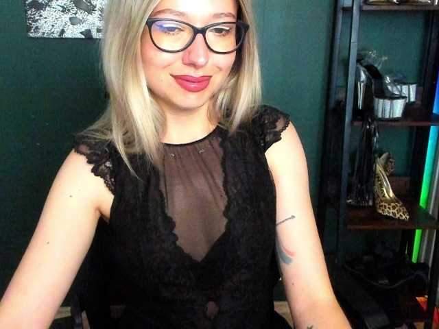 xxHeidiLove webcam bongacams model stream image