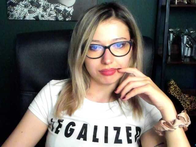 xxHeidiLove live cam on BongaCams
