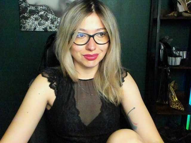 xxHeidiLove live cam on BongaCams