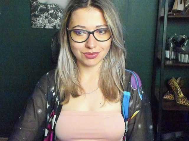 xxHeidiLove live cam on BongaCams