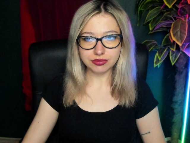 xxHeidiLove live cam on BongaCams