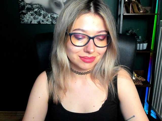 xxHeidiLove live cam on BongaCams