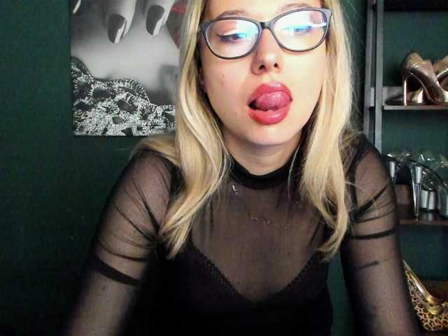 xxHeidiLove live cam on BongaCams