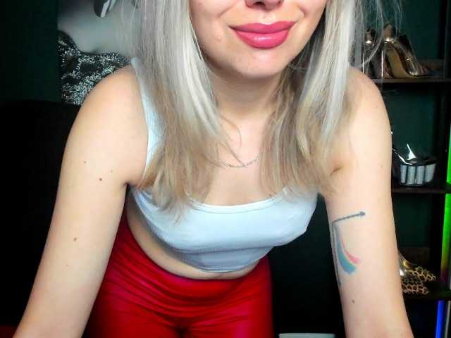 xxHeidiLove live webcam show