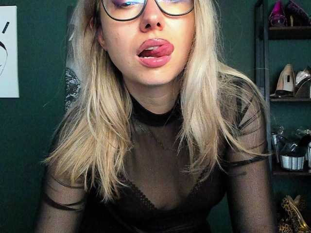 xxHeidiLove live cam on BongaCams