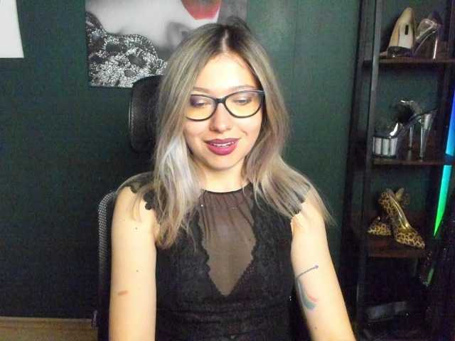 xxHeidiLove live cam on BongaCams