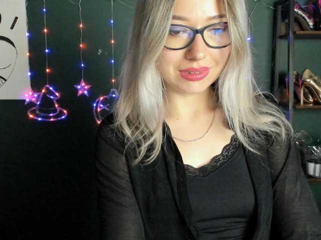 xxHeidiLove, live now on BongaCams