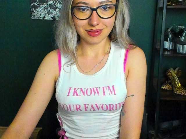 xxHeidiLove live cam on BongaCams