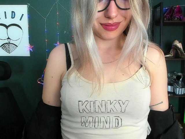 xxHeidiLove live cam on BongaCams