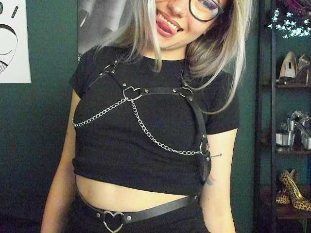 xxHeidiLove live cam on BongaCams