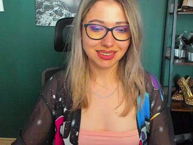 xxHeidiLove live cam on BongaCams