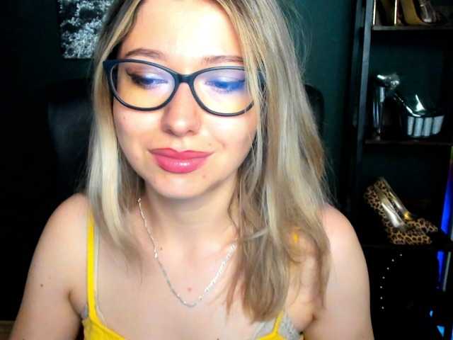 xxHeidiLove live cam on BongaCams