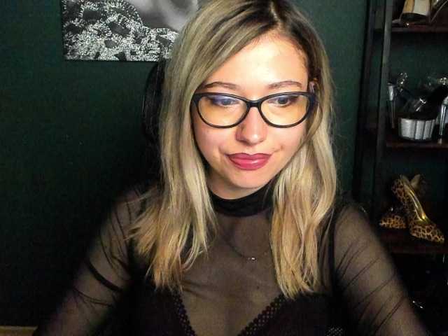 xxHeidiLove live cam on BongaCams