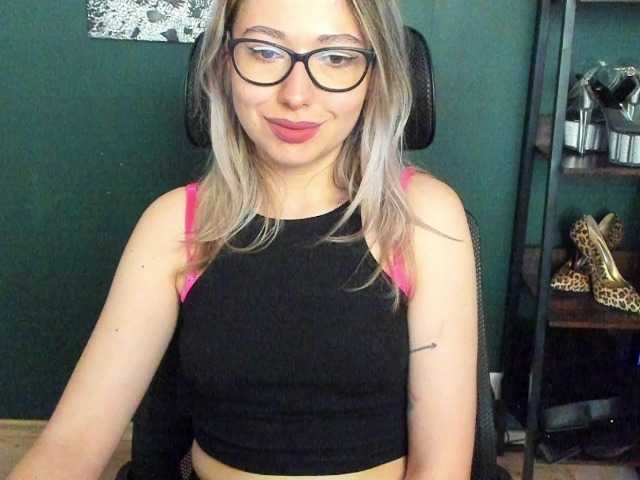 xxHeidiLove live cam on BongaCams