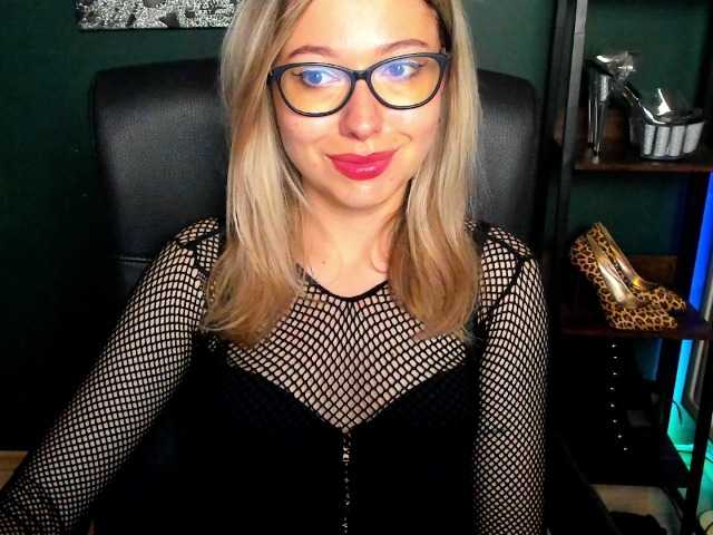 xxHeidiLove live webcam show