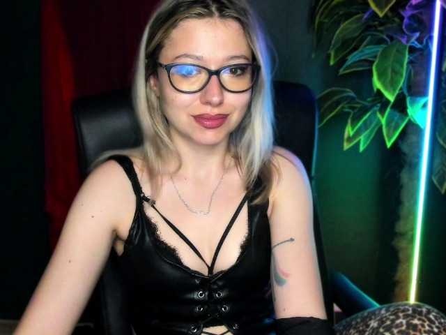xxHeidiLove live cam on BongaCams