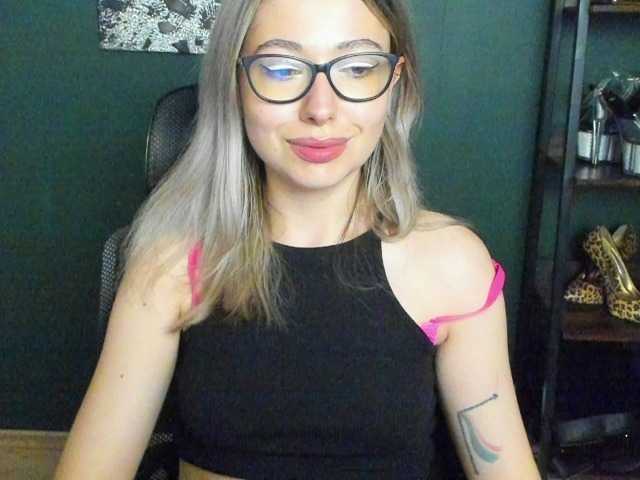 xxHeidiLove live cam preview