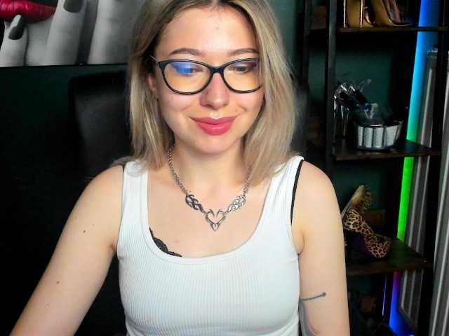 xxHeidiLove live cam on BongaCams