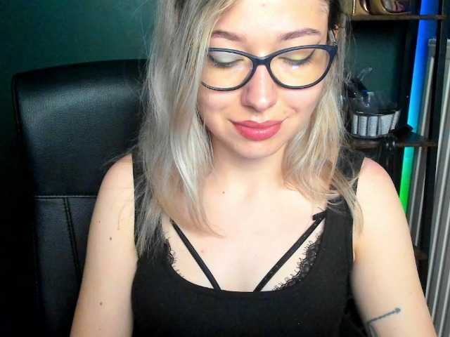 xxHeidiLove live cam on BongaCams