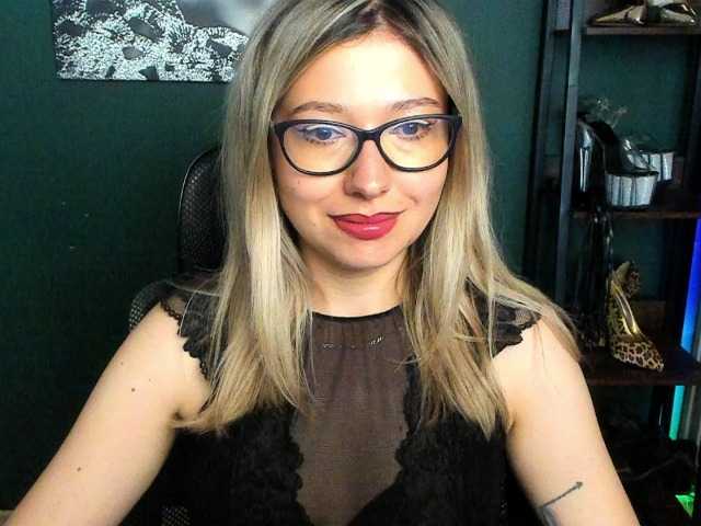 xxHeidiLove live cam on BongaCams