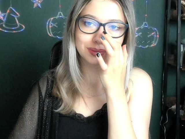xxHeidiLove, live now on BongaCams