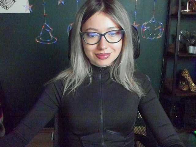 xxHeidiLove live cam preview