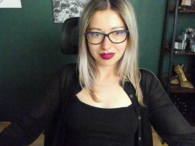 xxHeidiLove live cam on BongaCams