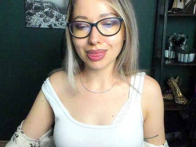 xxHeidiLove live cam on BongaCams
