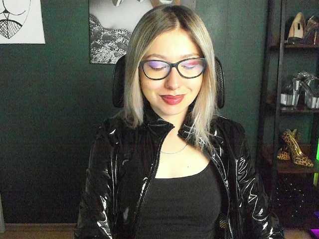 xxHeidiLove live stream preview